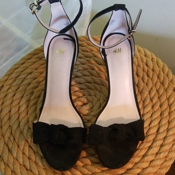 H&M Black Bow Heels - Picture 6 of 6